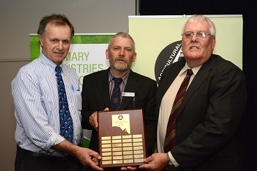 SPP winners Ken Solly (L) with Leighton Huxtable (right) with Mark Grossman
